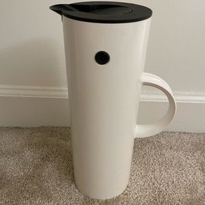 Double-Wall Insulated Pitcher for Hot or Cold Drinks